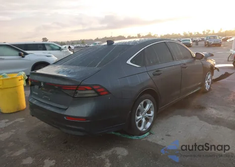 2023 Honda Accord Lx z USA, uszkodzony, nr VIN 1HGCY1F26PA024409